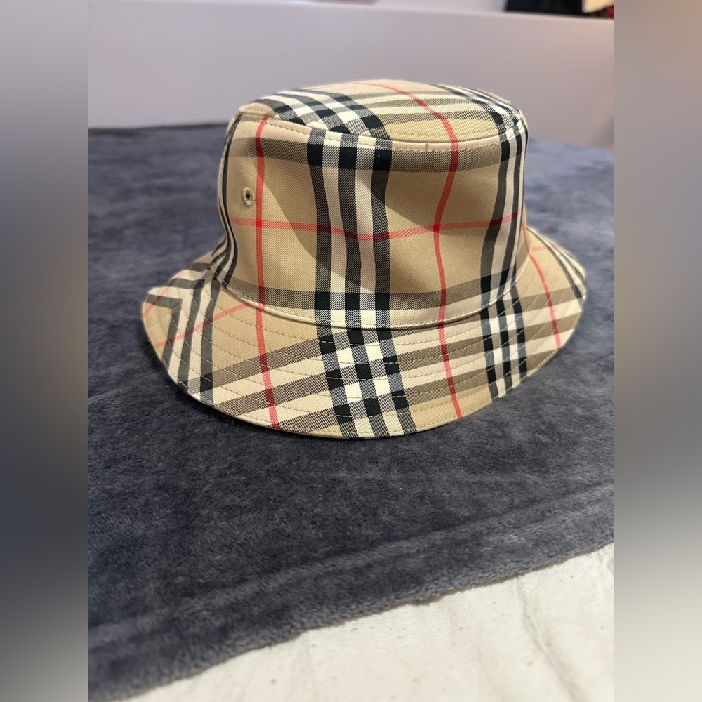 AUTHENTIC Burberry Check Bucket Hat (ONLY WORN ONCE!!)